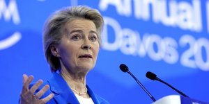 Η Ούρσουλα φον ντερ Λάιεν μιλάει στο Νταβός