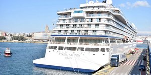 The cruise season has officially begun in Piraeus, with the arrival of the Viking Saturn 