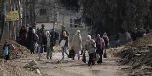 Παλαιστίνιοι εγκαταλείπουν τη Τζενίν στη Δυτική Όχθη