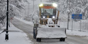 Χιονιάς σαρώνει τη χώρα 
