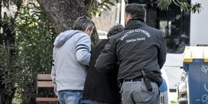 Η 72χρονη που κατηγορείται ότι σκότωσε έναν από τους ληστές της