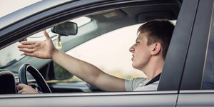 Εξαγριωμένος οδηγός 