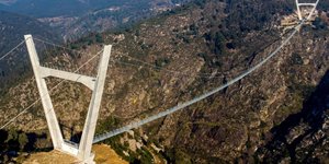 Η πιο εντυπωσιακή γέφυρα βρίσκεται στην Πορτογαλία
