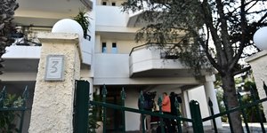 Πολυκατοικία, εξόχικο Βόζεμπεργκ στη Βάρκιζα