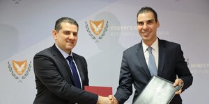 Ο Μάριος Θεμιστοκλέους με τον υπουργό υγείας Κύπρου