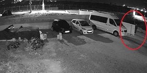 Καρέ από την απόπειρα διάρρηξης λεωφορείου στη Σαντορίνη