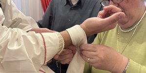 Το τελετουργικο ντυσιμο για το δρωμενο στη Νάουσα