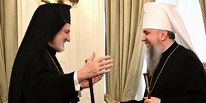 O Aρχιεπίσκοπος Ελπιδοφόρος με τον μητροπολίτη Κιέβου, Επιφάνιο