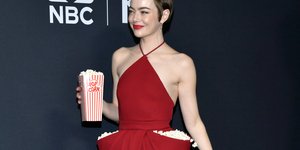 H Έμμα Στόουν στο SNL50: The Anniversary Special 