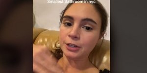 Το πιο μικρό μπάνιο σε διαμέρισμα στη Νέα Υόρκη ισχυρίζεται πως έχει μία 31χρονη