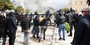 Επεισόδια μετά το συλλαλητήριο για τα Τέμπη