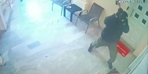 Hooded attacker destroy the office of ND MP Fanis Pappas in Thessaloniki