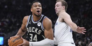 Ήττα για τους Μπακς παρά την εξαιρετική εμφάνιση του Αντετοκούνμπο