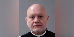 Ο ιερέας Carlos Martins