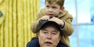 Ελον Μασκ, Λευκός Οίκος 