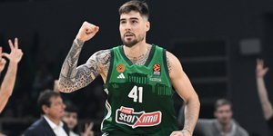 Ο Χουάντσο Ερνανγκόμεθ με τη φανέλα του Παναθηναϊκού AKTOR