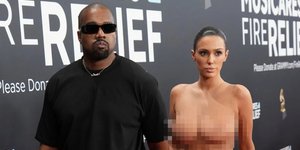 Κάνει Γουέστ και Μπιάνκα Σενσόρι στο κόκκινο χαλί των Grammy