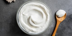 μπολ γιαουρτι κουταλι