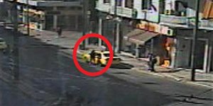 Ο 45χρονος ταξιτζής που έκλεβε τραπεζικές κάρτες από τους επιβάτες του