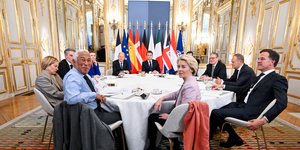 Οι ηγέτες στη σύσκεψη του Παρισιού