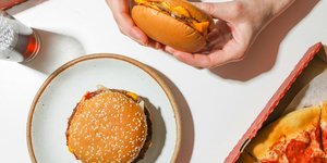 Δεν σας κάνει χειρότερο άνθρωπο το να τρώτε «πρόχειρο» φαγητό και σίγουρα δεν σας κάνει καλύτερο άνθρωπο το να τρώτε δημητριακά ολικής αλέσεως / PEXELS