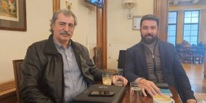 Ο Παύλος Πολάκης με τον βουλευτή Ροδόπης της Νέας Αριστεράς Φερχάτ Οζγκιούρ