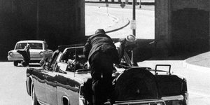 Ο άλλοτε πράκτορας της Secret Service που προσπάθησε —μάταια— να σώσει τον Τζον Φ. Κένεντι 