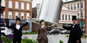 Όλη η πόλη μια τεράστια Monopoly / Macomb / Facebook