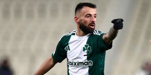 Ο Μανώλης Σιώπης στο ματς με τη Βίκινγκουρ