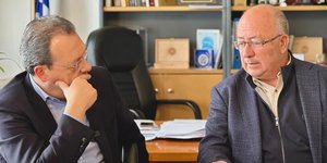 Aπό τη συνάντηση του Σωκράτη Φάμελλου με τον  δήμαρχο του νησιού, Νίκο Ζώρζο
