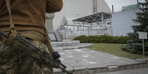 στρατιωτης οπλο πλατη