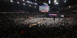 Συναυλία στο ΣΕΦ προς τιμήν του Θάνου Μικρούτσικου