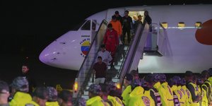 Στη Βενεζουέλα αεροσκάφος με μετανάστες που απέλασαν οι ΗΠΑ