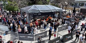 Κοσμοσυρροή στο θεματικό event στην πλατεία Συντάγματος
