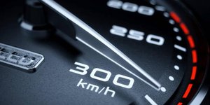 Πήγαινε με 300 χλμ./ώρα 