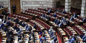Αδεια έδρανα βουλη