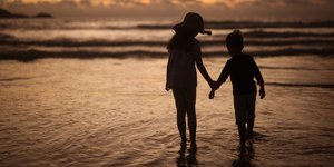 Αδέλφια σε μικρή ηλικία