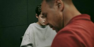 Στιγμιότυπο από τη νέα μίνι σειρά του Netflix, «Adolescence»