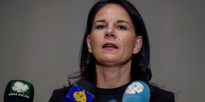 Η υπουργός Εξωτερικών της Γερμανίας Αναλένα Μπέρμποκ, στη συνέντευξη Τύπου στην Δαμασκό