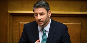 Ο Νίκος Ανδρουλάκης στη Βουλή