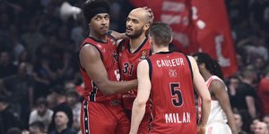 Η Αρμάνι πήρε το «θρίλερ» με τον Ερυθρό Αστέρα