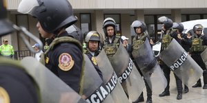 περού αστυνομικοι 