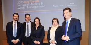 Ο Head of Southern CEE & Mediterranean Countries, Schroder Investment Management (Europe) S.A., German Branch κ. Δημήτρης Μπατζής, o Vice President, Account Manager Greece, Cyprus & UK, PIMCO κ. Βασίλης Μηλιάς, η Διευθύνουσα Σύμβουλος της Attica Bank, κ. Ελένη Βρεττού, η Head of Distribution Luxemberg & Eastern Mediterranean Countries BNP Paribas Asset Management, κ. Σοφία Δημοπούλου και ο δημοσιογράφος Απόστολος Μαγγηριάδης.