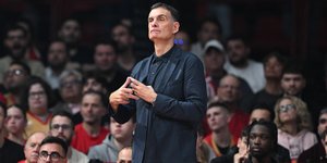 Ο κόουτς του Ολυμπιακού, Γιώργος Μπαρτζώκας στο ματς με τη Μονακό στο ΣΕΦ