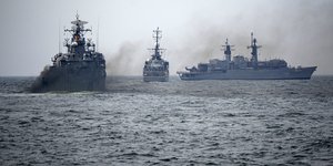 Πολεμικά πλοία στη Μαύρη Θάλασσα