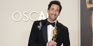 Ο Μπρόντι με το Όσκαρ ανά χείρας