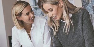 H πρώτη τσάντα που σχεδίασαν οι κόρες του Brunello Cucinelli: Ποιες είναι η Καρολίνα και Καμίλα 