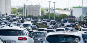Κίνηση οχημάτων σε αυτοκινητόδρομο
