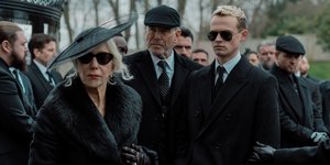 COSMOTE TV: Πρεμιέρα για τη σειρά «MobLand» με τους Τομ Χάρντι, Πιρς Μπρόσναν και Έλεν Μίρεν