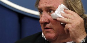  Ενώπιον της δικαιοσύνης αναμένεται να οδηγηθεί σήμερα ο Ζεράρ Ντεπαρντιέ